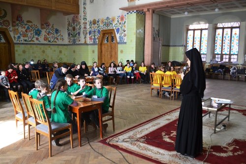 У Полтаві відбувся Брейн-ринг “Найдорожчий таточко”.(ФОТО)